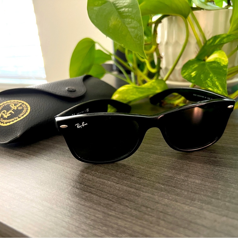 New Wayfarer Ray-Ban Sunglasses